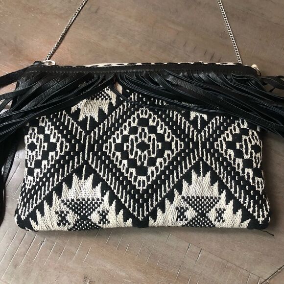 Chico’s shoulder bag in black & white w black leather fringe. - Picture 3 of 5